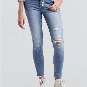 Levi’s skinny wedgie jeans